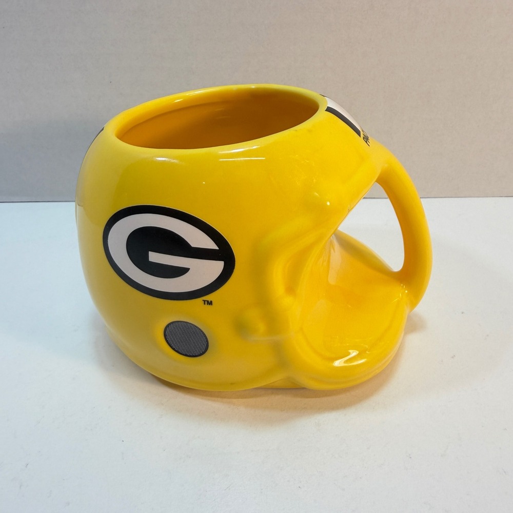 Green Bay Packers Mug Sports Concepts Yellow Football Helmet 1986 NFL Coffee Cup